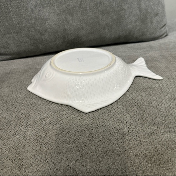Vintage Olfaire White Textured Fish Shaped Bowl ~ Serving Dish Made In Portugal - Picture 9 of 11